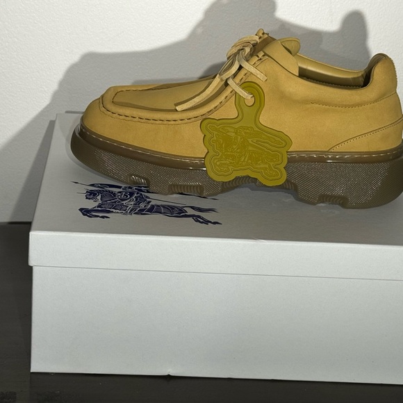 Burberry men’s boots NWT. - Picture 8 of 9